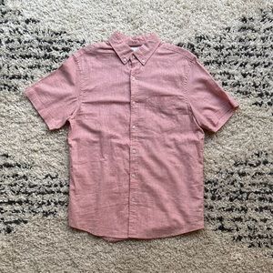 Men’s Old Navy Relaxed Fit Short Sleeve Shirt w/pocket (medium)